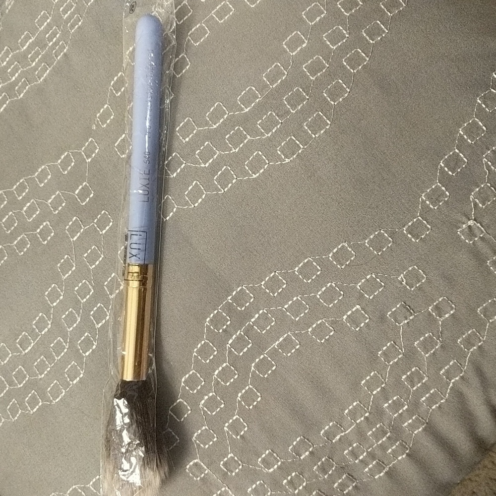 LUXIE Make up brush
